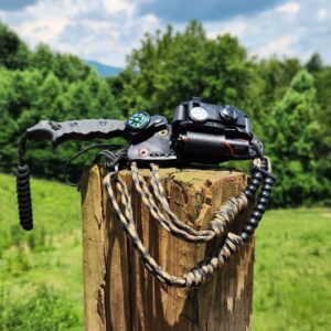 ULTIMATE SURVIVAL NECK KNIFE